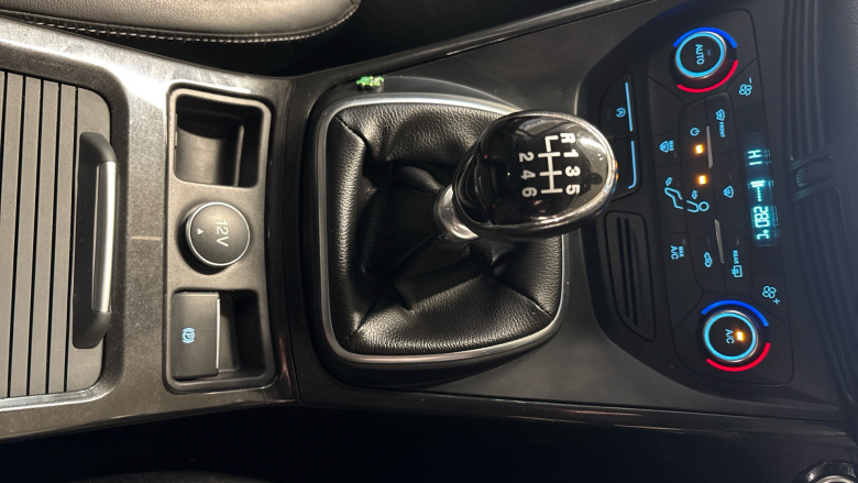 Ford Kuga 1.5 TDCi Titanium Edition 5dr 2WD Diesel Estate